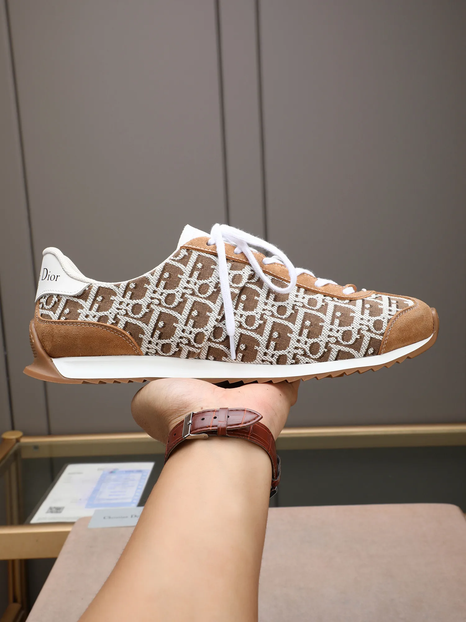 Men's shoes💰440 Dior【Dior】😘😘High-end series of casual men's shoes, simple and elegant👍👍👍The upper is made of first-layer genuine leather spliced ​​with Dior's special material [sun][sun]; imported first-layer sheepskin lining; special outsole, wear-resistant, lightweight, the overall design is harmonious and unified without lacking personality 👣🌟✨You deserve it! Multiple colors to choose from! 😍Size 38～44. (45 custom-made) The picture above is a big seller🔥🔥🔥